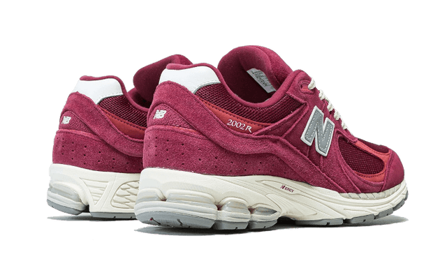 New Balance 2002R Suede Pack Red Wine — Bons prix — Luve Sneakers