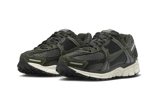 Nike Zoom Vomero 5 Sequoia — Authentiques & neuves — Luve Sneakers