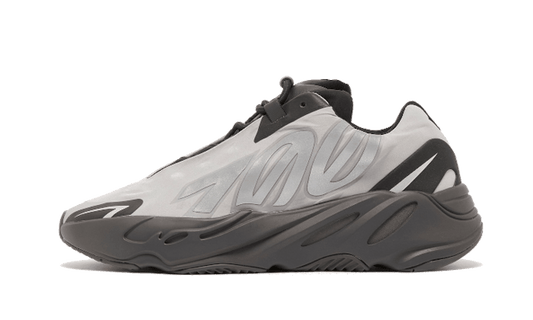adidas Yeezy Boost 700 MNVN Metallic — Livraison 24h depuis la Belgique — Luve Sneakers