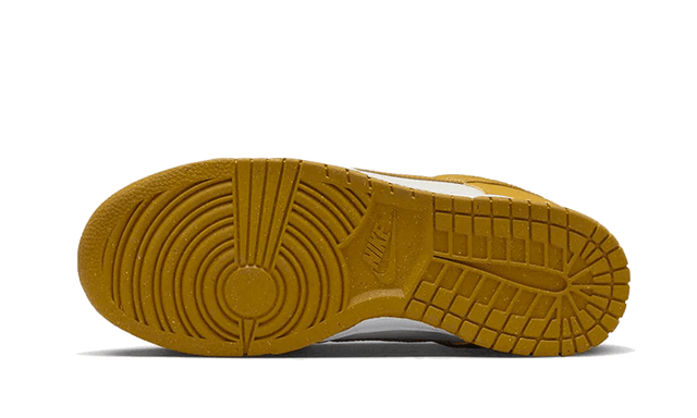 Nike Dunk Low Next Nature Light Curry — Authentiques & neuves — Luve Sneakers