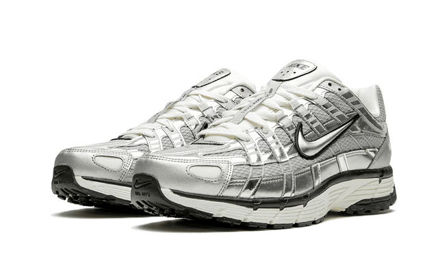 Nike P-6000 Metallic Silver — Authentiques & neuves — Luve Sneakers