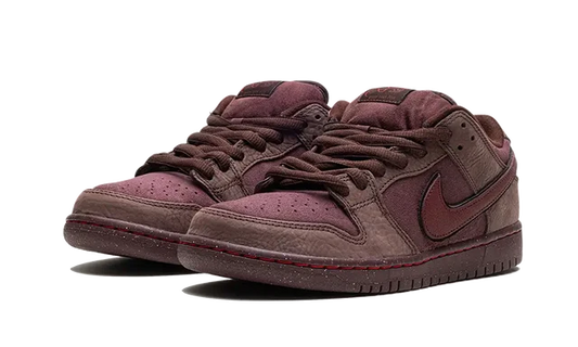 Nike SB Dunk Low City Of Love Burgundy Crush — Authentiques & neuves — Luve Sneakers