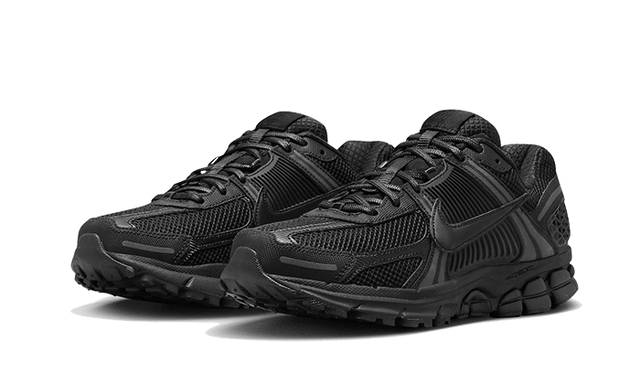 Nike Vomero 5 Triple Black — Livraison 24h depuis la Belgique — Luve Sneakers