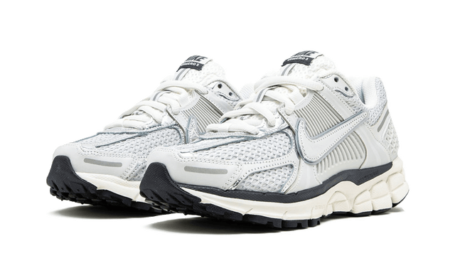 Nike Zoom Vomero 5 Photon Dust — Authentiques & neuves — Luve Sneakers