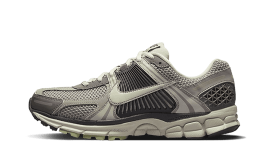 Nike Zoom Vomero 5 Cobblestone — Livraison 24h depuis la Belgique — Luve Sneakers